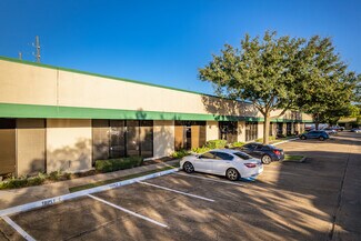 Plus de détails pour 3300-3352 Walnut Bend Ln, Houston, TX - Local d'activités à louer