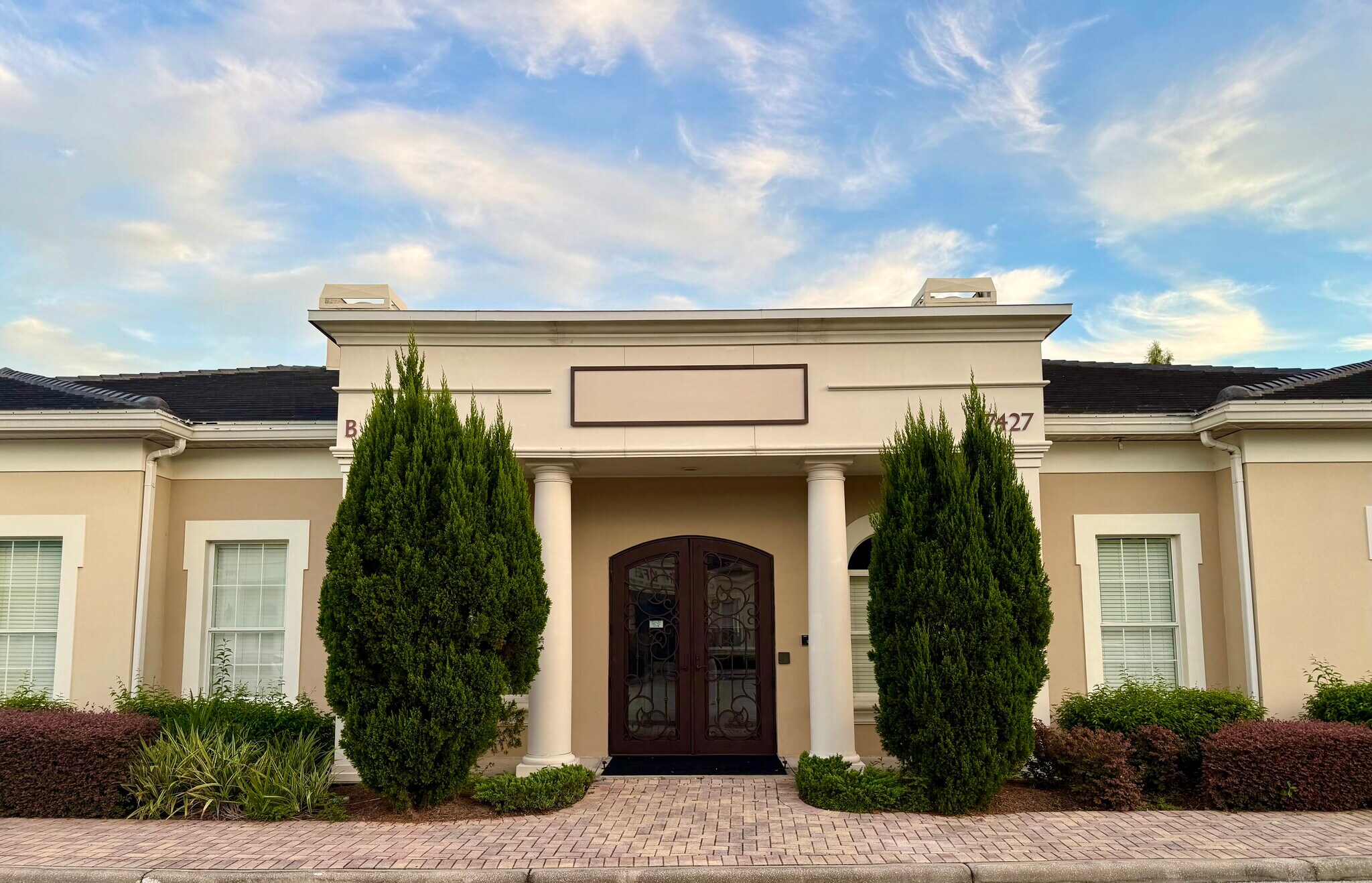 17427 Bridge Hill Ct, Tampa, FL à louer Photo de l’immeuble– Image 1 sur 10