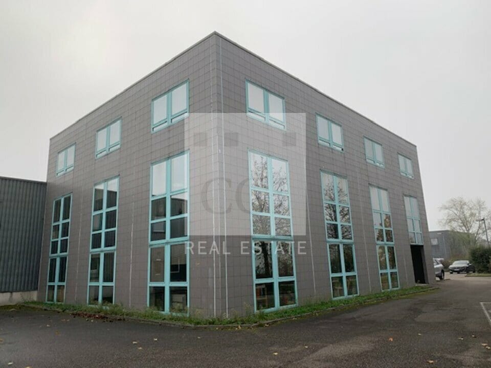 25 Rue Du 35eme Regiment D'Aviation, Bron à vendre Photo de l’immeuble– Image 1 sur 9
