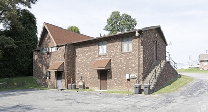 2285 Brodhead Rd, Aliquippa, PA à louer Photo de l’immeuble– Image 2 sur 2