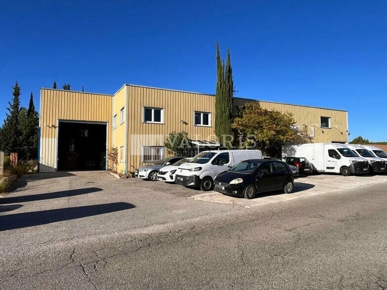 Local d’activités dans Velaux à louer - Photo de l’immeuble – Image 2 sur 12