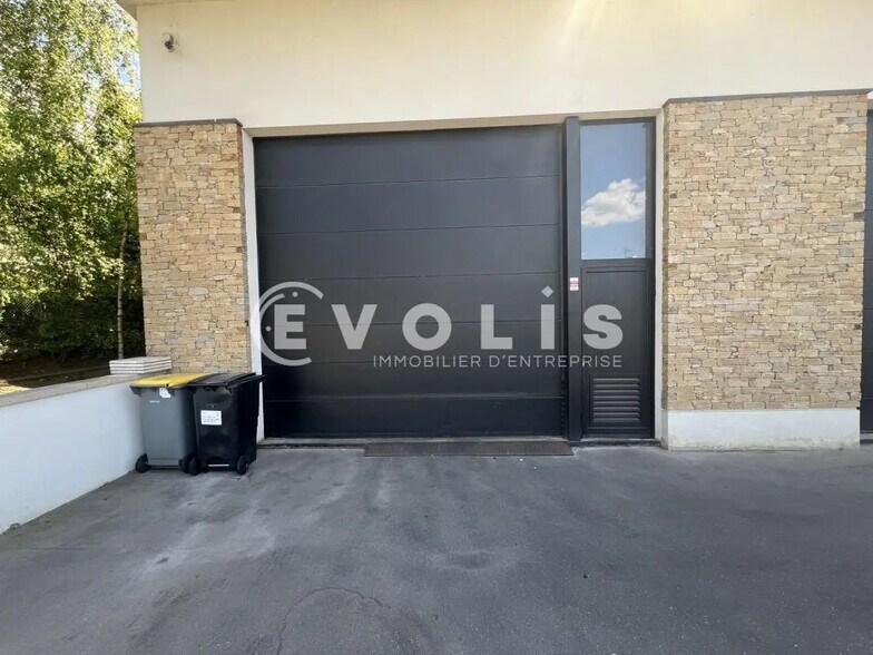 Local d’activités dans Bry-sur-Marne à louer - Photo de l’immeuble – Image 3 sur 7