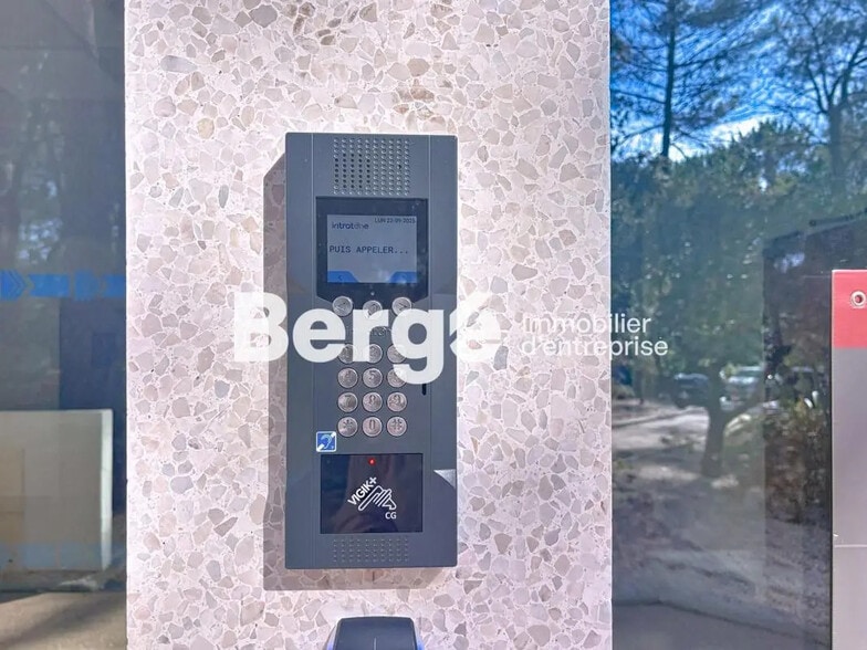 Bureau dans SOPHIA ANTIPOLIS à vendre - Photo de l’immeuble – Image 2 sur 11