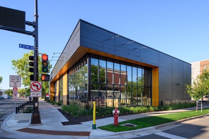 2700 Hennepin Ave, Minneapolis, MN à louer - Photo de l’immeuble – Image 2 sur 10