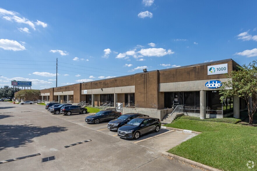 8272 El Rio St, Houston, TX à louer - Photo de l’immeuble – Image 3 sur 5