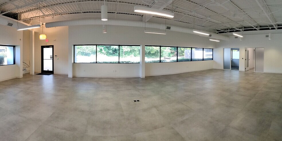 421 Minuet Ln, Charlotte, NC à vendre - Photo intérieure – Image 3 sur 50