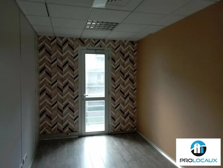 Bureau dans Grenoble à louer - Photo de l’immeuble – Image 3 sur 14
