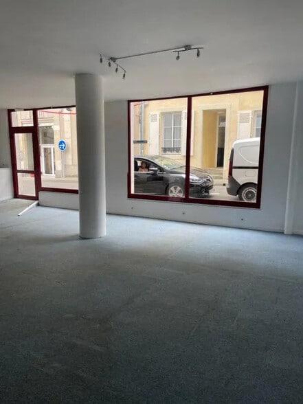 Local commercial dans Le Mans à louer - Photo de l’immeuble – Image 2 sur 5