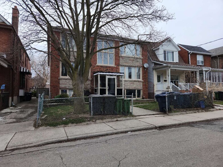 50 Amherst Av, Toronto, ON à vendre - Photo de l’immeuble – Image 3 sur 32