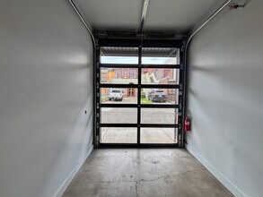 249 Liberty St NE, Salem, OR à louer Photo intérieure– Image 2 sur 54