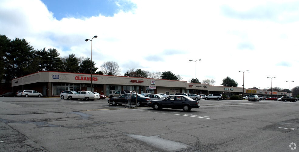 5701-5753 Western Ave, Knoxville, TN à louer - Photo principale – Image 1 sur 10