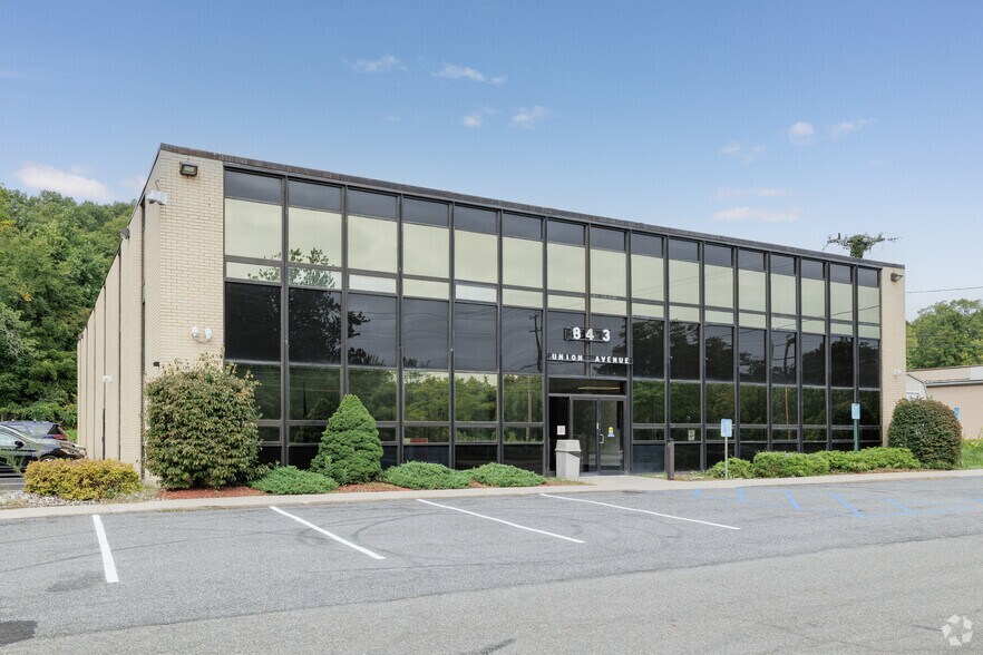843 Union Ave, New Windsor Township, NY à louer - Photo de l’immeuble – Image 2 sur 20