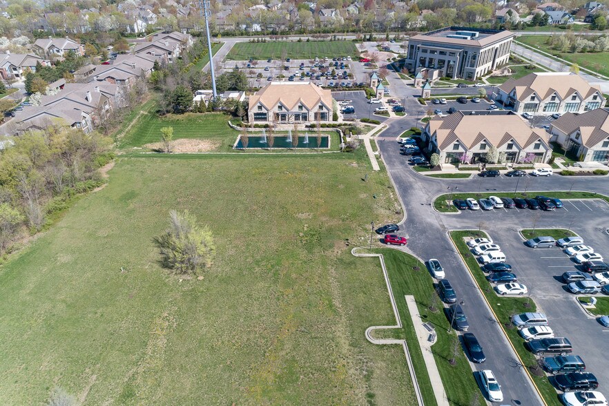 13470 Briar St, Leawood, KS à vendre - Aérien – Image 3 sur 9