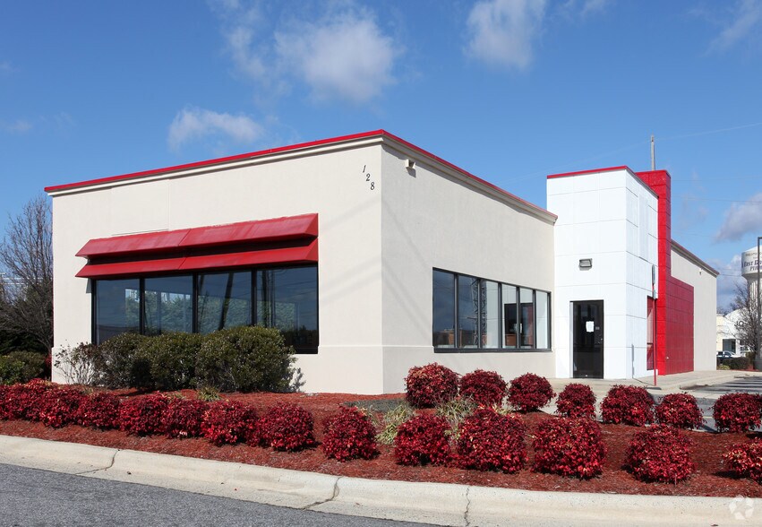 128 Greenville Blvd SW, Greenville, NC à louer - Photo principale – Image 1 sur 6