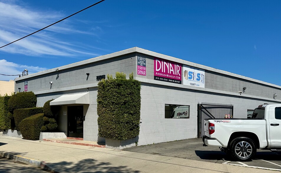 15013-15019 Califa St, Van Nuys, CA à louer - Photo de l’immeuble – Image 3 sur 7