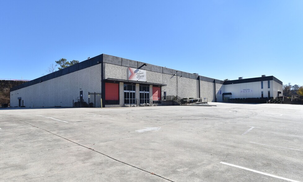 421 DeKalb Industrial Way, Decatur, GA à louer - Photo de l’immeuble – Image 1 sur 3