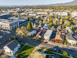 Plus de détails pour 319 S Ivy St, Medford, OR - Bureau à vendre