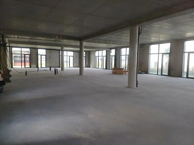 Bureau dans Ifs à louer - Photo de l’immeuble – Image 3 sur 8