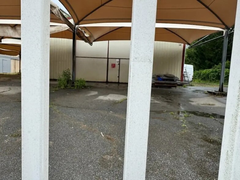 Local d’activités dans Gleizé à louer - Photo de l’immeuble – Image 2 sur 3