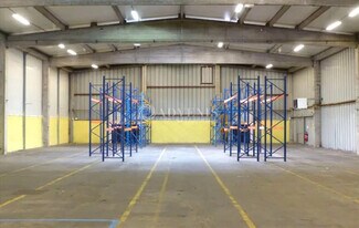 Plus de détails pour Local d'activités à louer