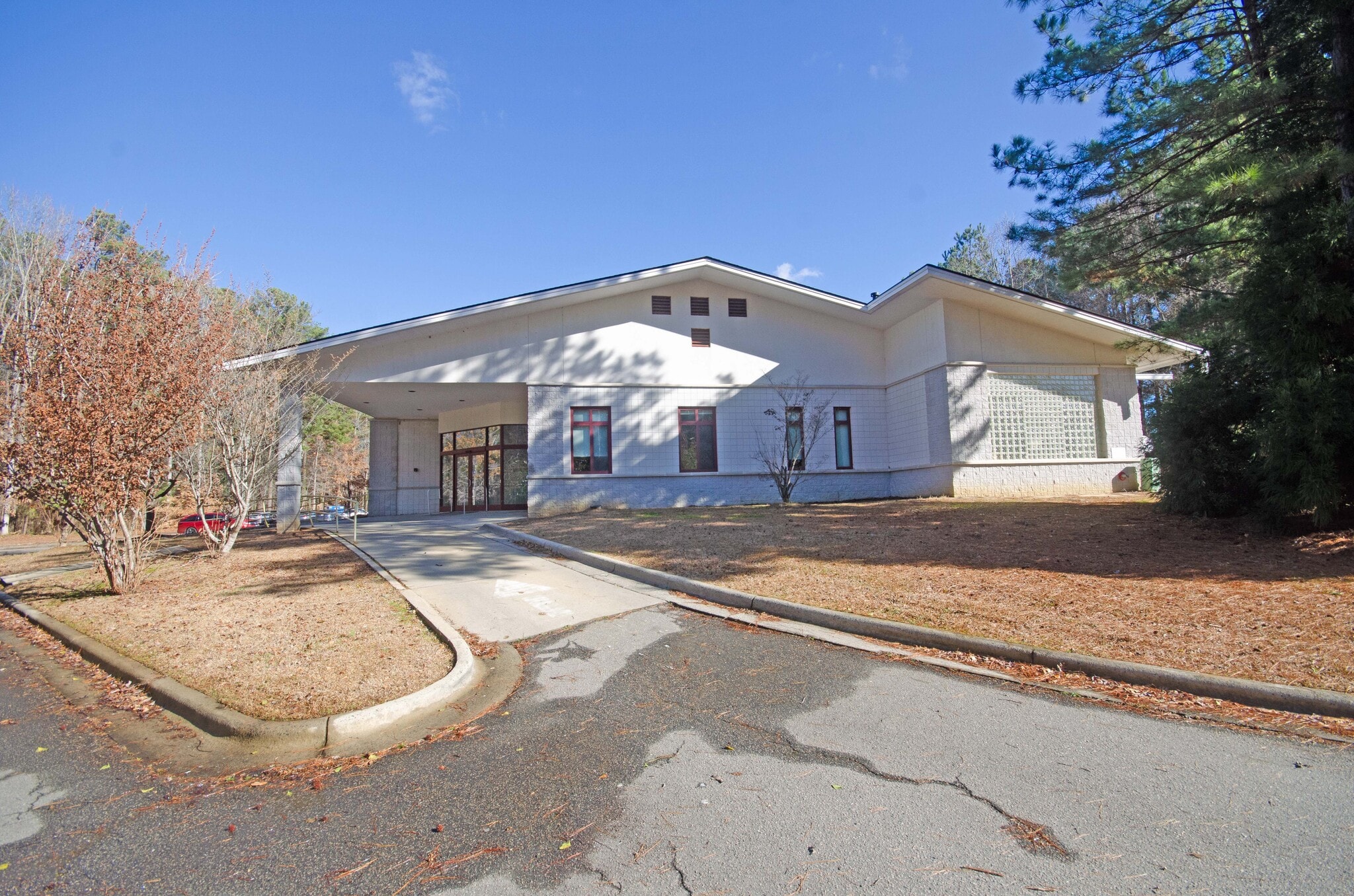 1922 K M Wicker Memorial Dr, Sanford, NC à louer Photo de l’immeuble– Image 1 sur 29