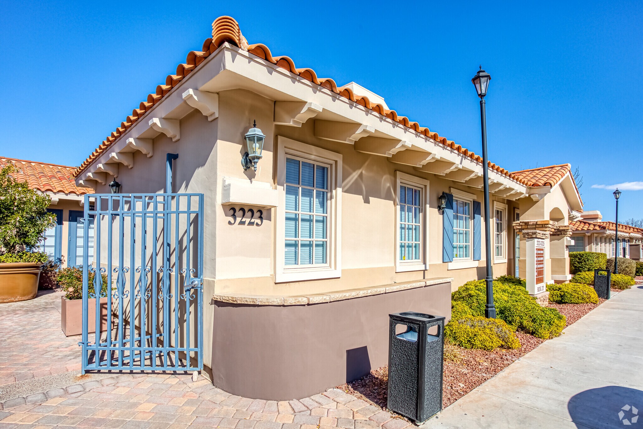 3223 E Warm Springs Rd, Las Vegas, NV à louer Photo principale– Image 1 sur 30