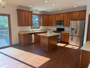 12952 Frogtown Connector Rd, Walton, KY à louer Photo intérieure– Image 2 sur 4