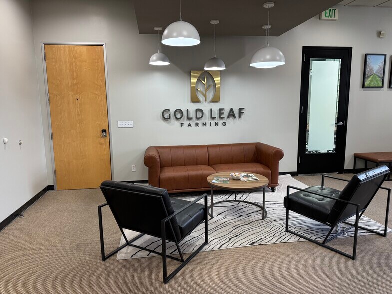 1012 11th St, Modesto, CA à louer - Photo de l’immeuble – Image 3 sur 47