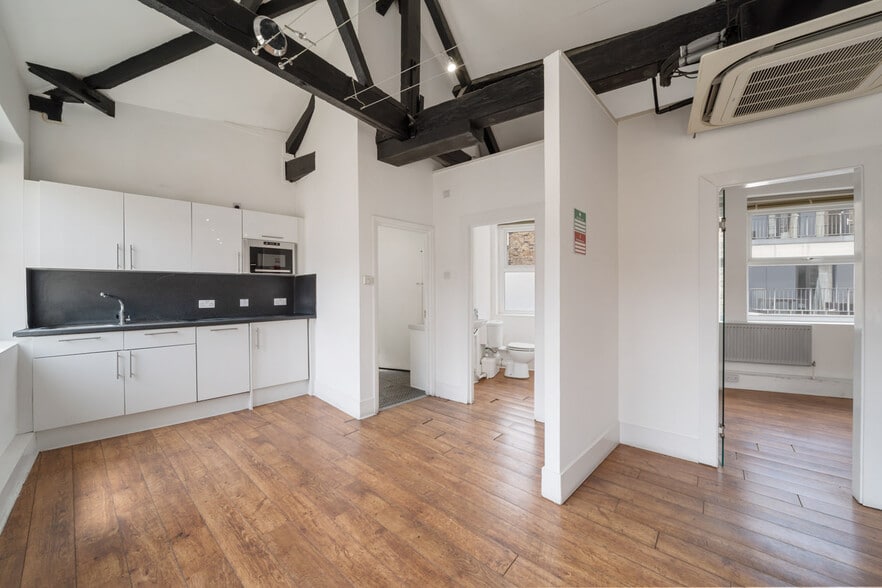 31 Lovat Ln, Londres à louer - Photo intérieure – Image 3 sur 12