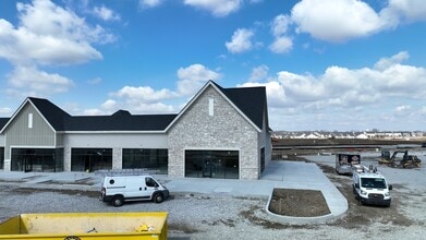 1475 W Tournament Trail Trl, Westfield, IN à louer Photo de l’immeuble– Image 1 sur 3
