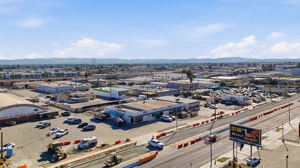 1235-1237 W Holt Blvd, Ontario, CA à vendre - Photo de l’immeuble – Image 1 sur 8