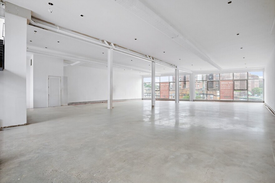 190-19 Jamaica Ave, Hollis, NY à louer - Photo de l’immeuble – Image 3 sur 6