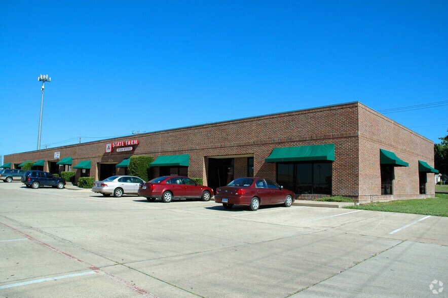 8808 Camp Bowie Blvd W, Fort Worth, TX à louer - Photo de l’immeuble – Image 3 sur 17