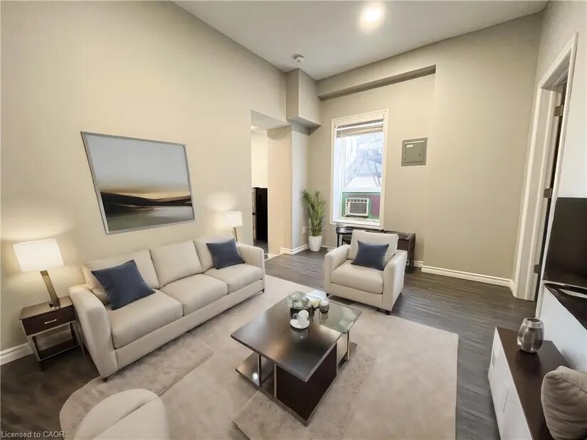 70 Victoria Av S, Hamilton, ON à louer Photo intérieure– Image 1 sur 7