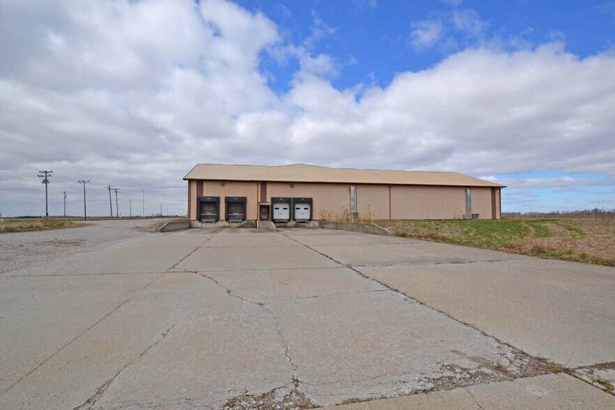 7656 E 700th Ave, Robinson, IL à louer - Photo de l’immeuble – Image 2 sur 22