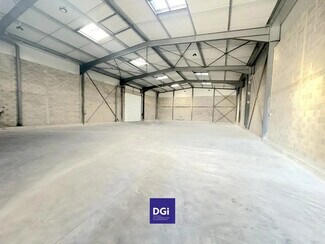 Plus de détails pour Local d'activités à louer