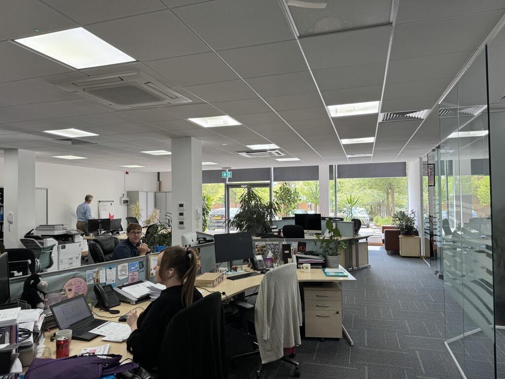 335 South Row, Milton Keynes à louer Photo intérieure– Image 1 sur 5