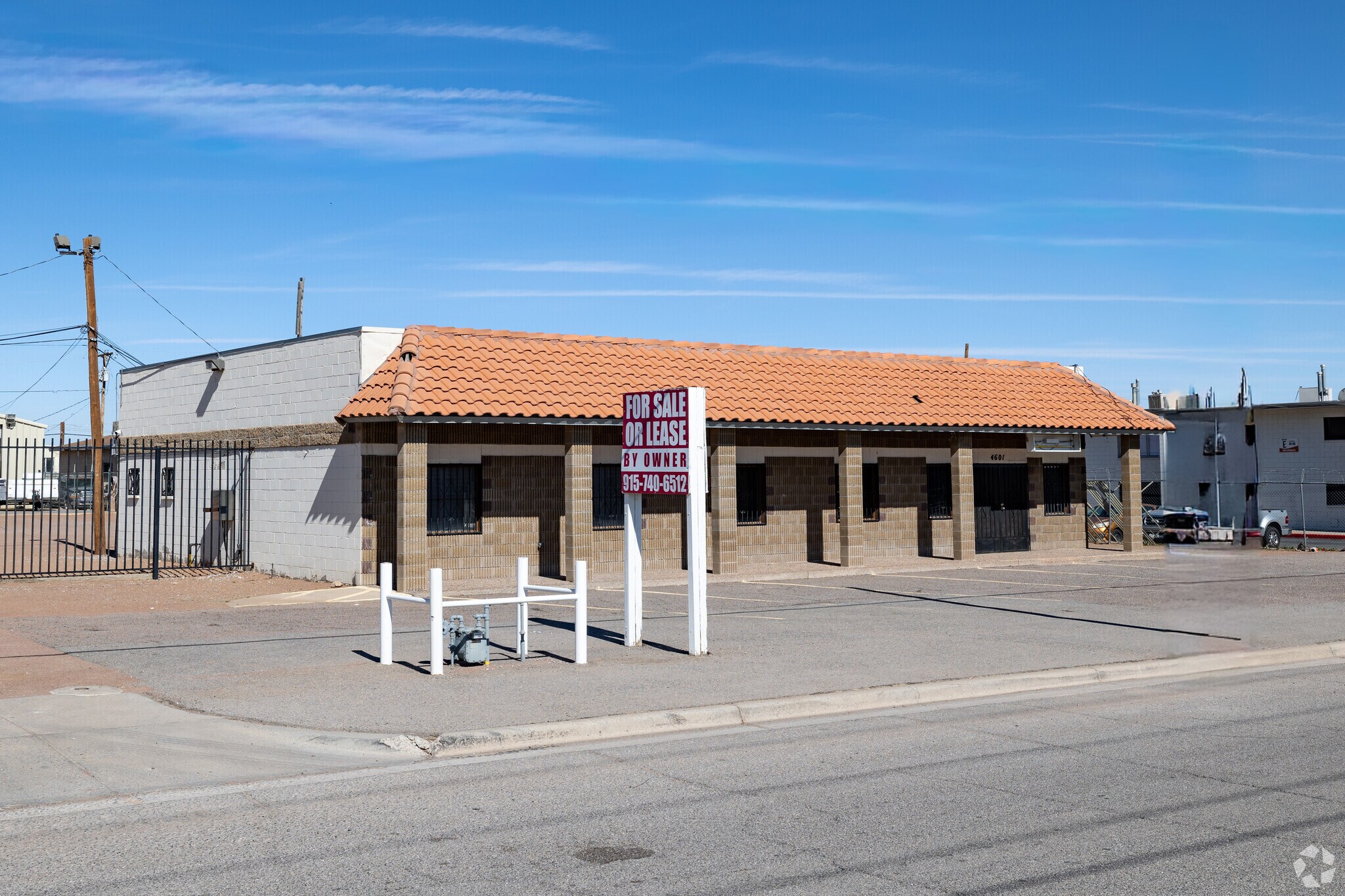 4601 Titanic Ave, El Paso, TX à vendre Photo principale– Image 1 sur 5