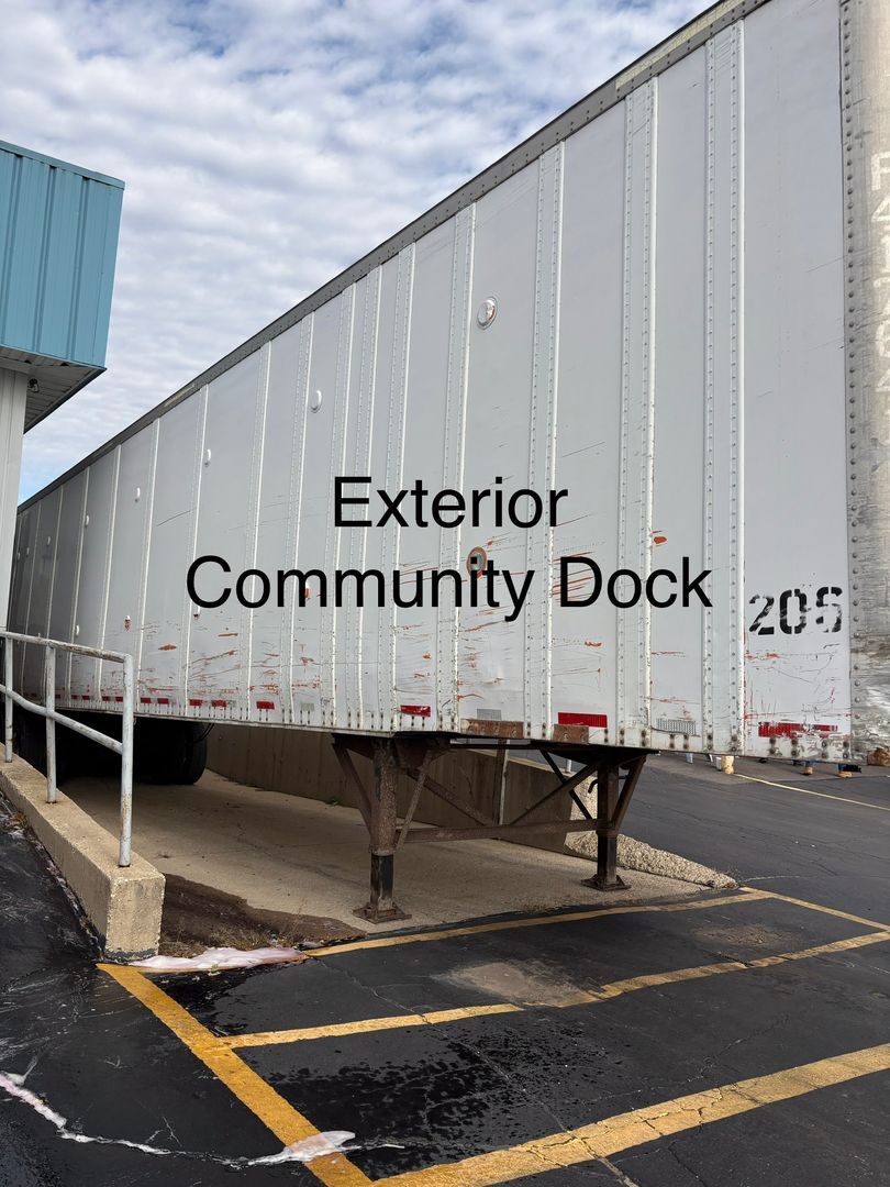 75 McMillen Rd, Antioch, IL à louer Photo de l’immeuble– Image 1 sur 20