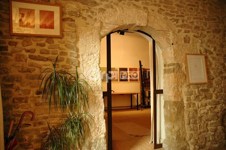 Bureau dans L'ISLE-SUR-LA-SORGUE à vendre - Photo intérieure – Image 3 sur 7