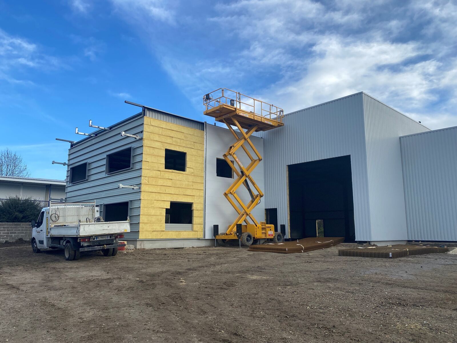 Local d’activités dans Bassens à louer Photo de l’immeuble– Image 1 sur 5