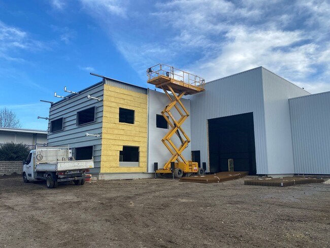 Plus de détails pour Local d'activités à louer