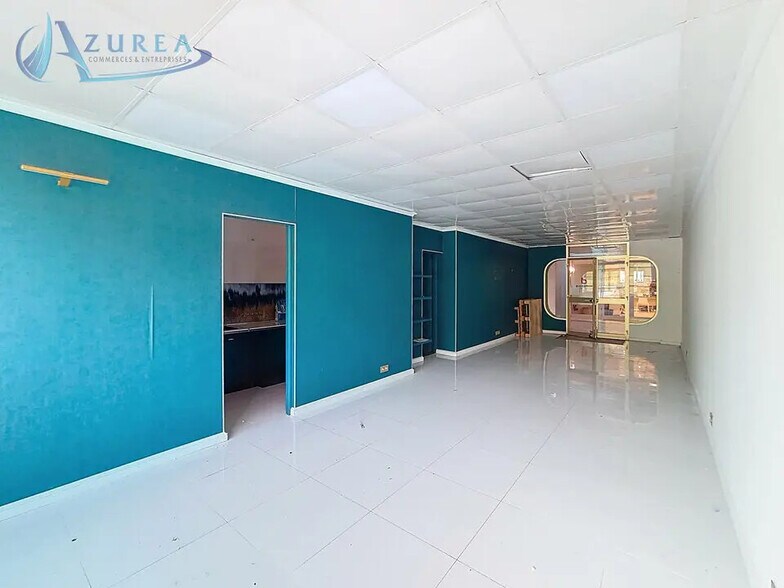 Local commercial dans Cagnes-sur-Mer à louer - Photo de l’immeuble – Image 1 sur 5
