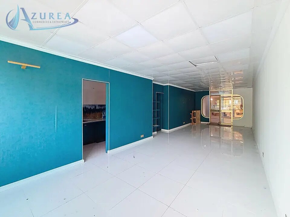 Local commercial dans Cagnes-sur-Mer à louer Photo de l’immeuble– Image 1 sur 6