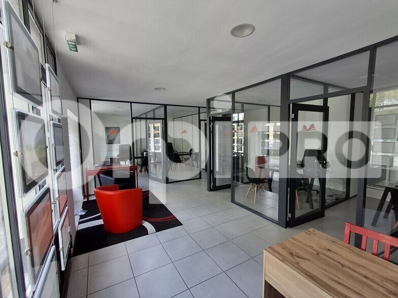 Local commercial dans Guérande à louer - Photo de l’immeuble – Image 1 sur 6