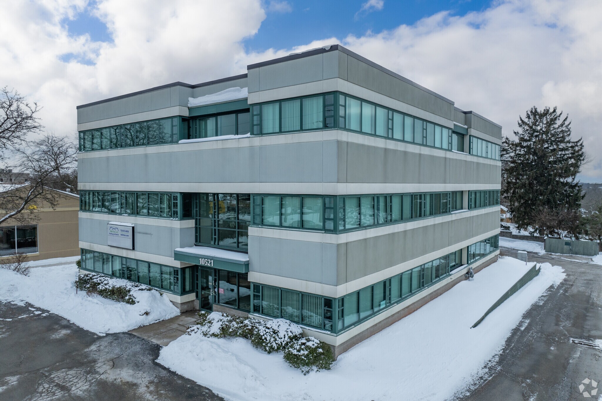 10521 Perry Hwy, Wexford, PA à louer Photo principale– Image 1 sur 6