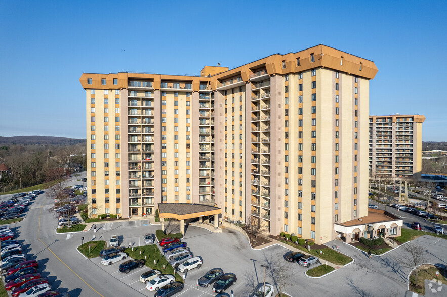 1000 Valley Forge Cir, King Of Prussia, PA à vendre - Photo de l’immeuble – Image 2 sur 7