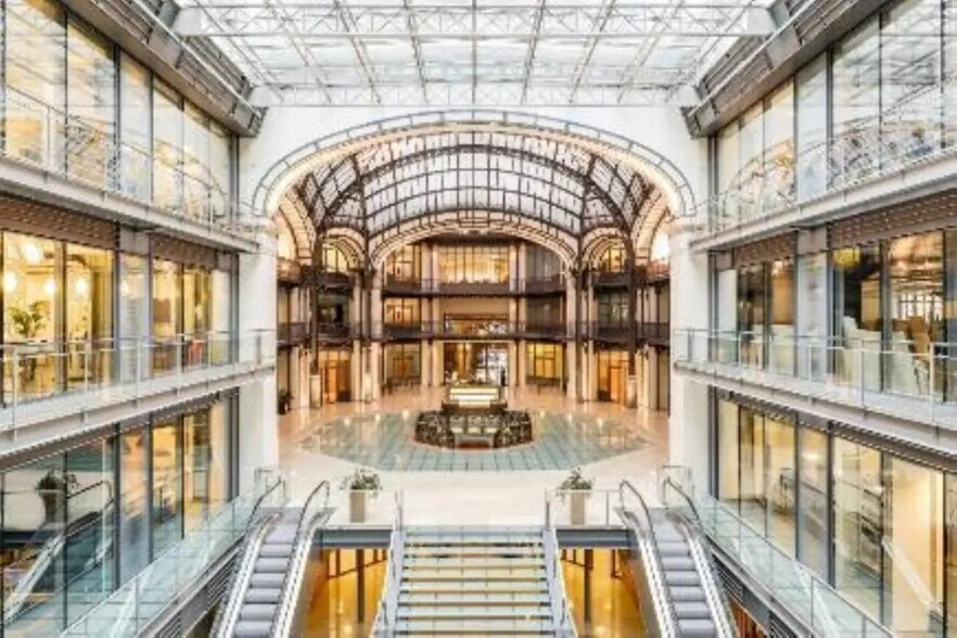 16-18 Rue Du Quatre Septembre, Paris à louer - Photo de l’immeuble – Image 3 sur 18