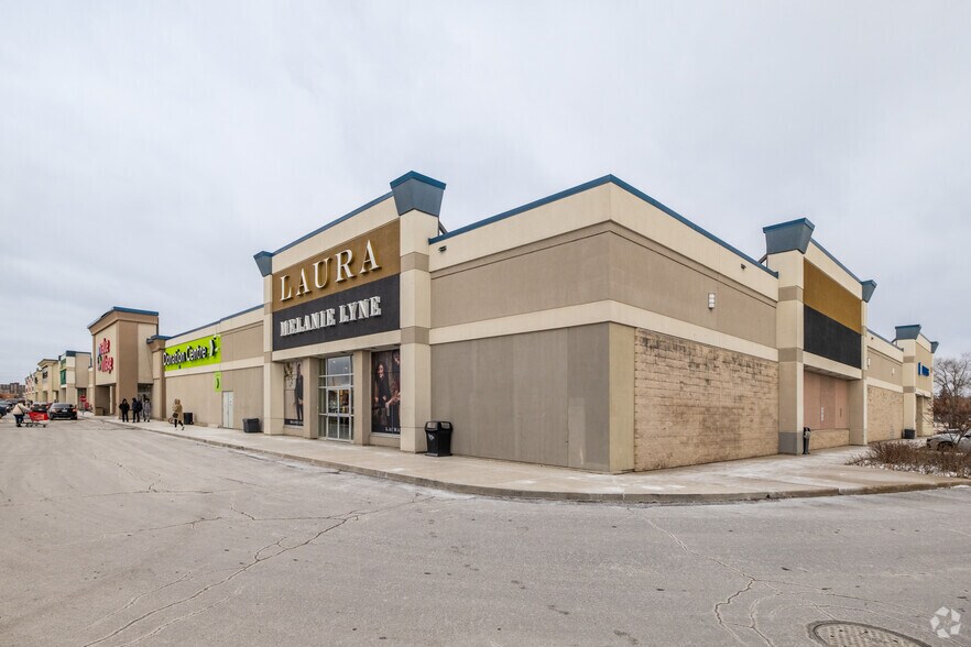 1651 Merivale Rd SE, Ottawa, ON à louer - Photo de l’immeuble – Image 2 sur 3