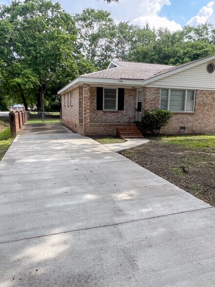 1740 Pinecrest Rd, Charleston, SC à vendre - Photo de l’immeuble – Image 3 sur 12